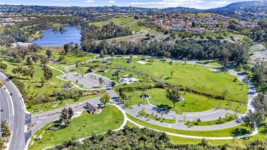 Laguna Niguel Regional Park and Lake