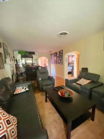 5026 Foothill Blvd, Oakland, California 94601