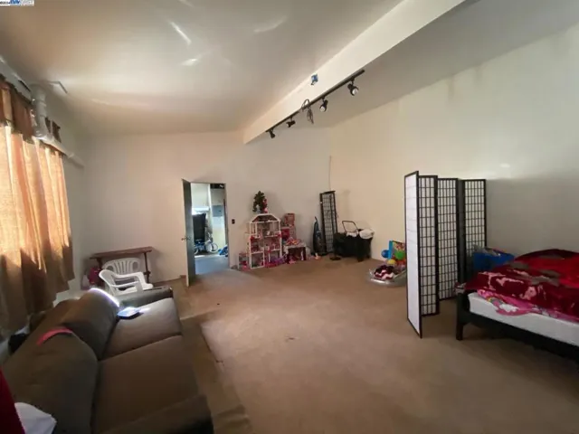 5026 Foothill Blvd, Oakland, California 94601