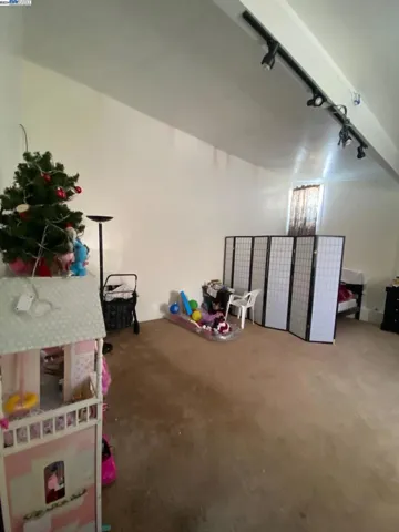 5026 Foothill Blvd, Oakland, California 94601