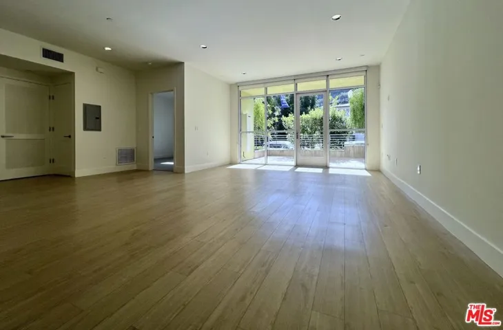11715 W Bellagio Road 104, Los Angeles, California 90049
