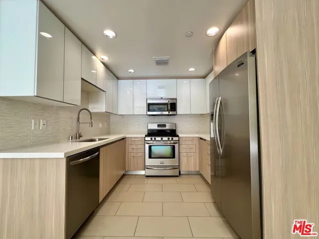 11715 W Bellagio Road 104, Los Angeles, California 90049