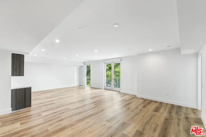 5801 Camerford Avenue Ph1, Los Angeles, California 90038