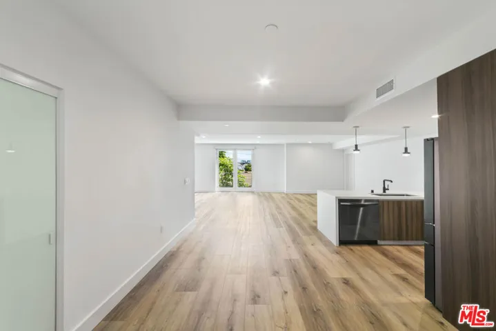 5801 Camerford Avenue Ph1, Los Angeles, California 90038