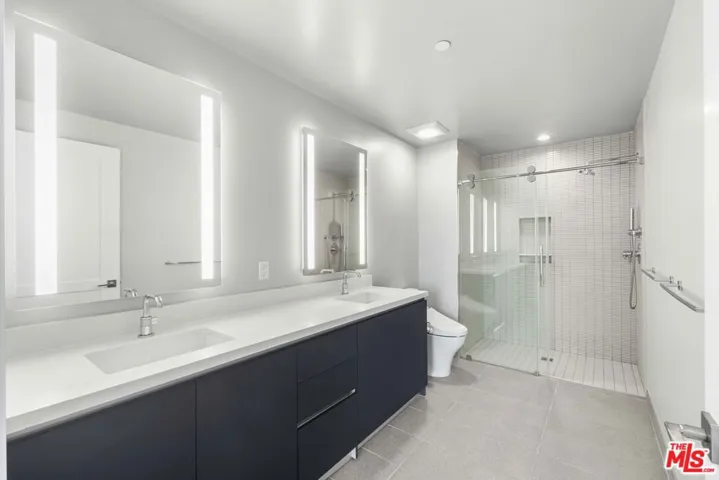 5801 Camerford Avenue Ph1, Los Angeles, California 90038