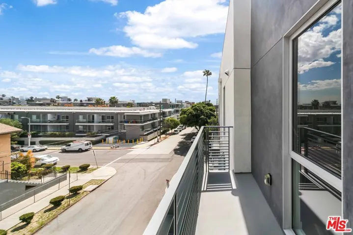 5801 Camerford Avenue Ph1, Los Angeles, California 90038