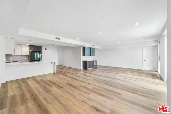5801 Camerford Avenue Ph1, Los Angeles, California 90038