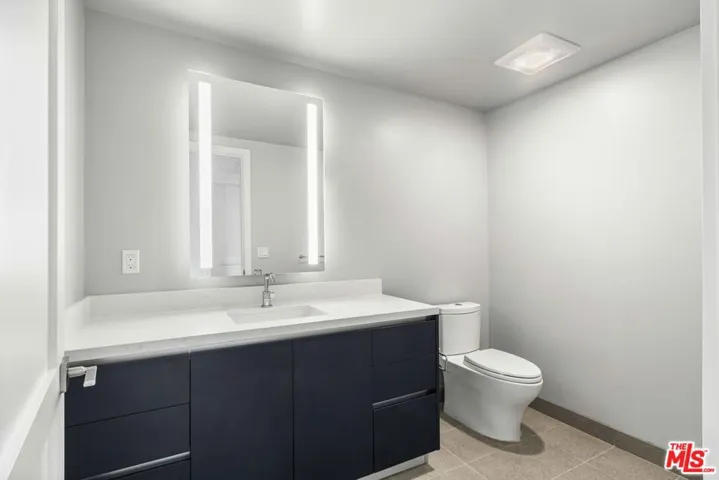 5801 Camerford Avenue Ph1, Los Angeles, California 90038