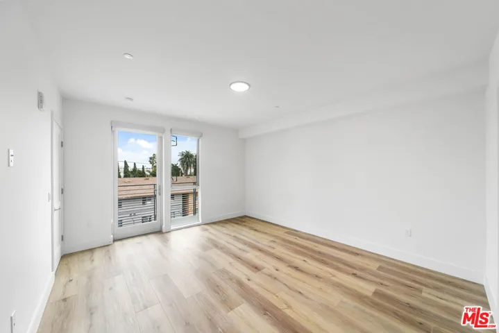 5801 Camerford Avenue Ph1, Los Angeles, California 90038