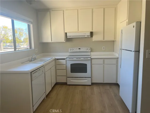 306 Streamwood, Irvine, California 92620