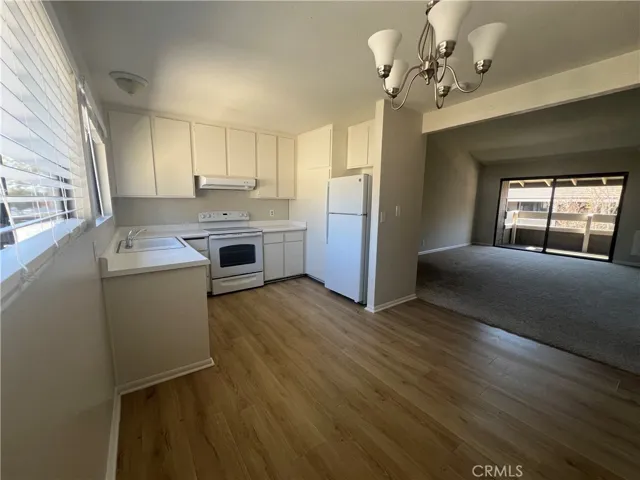 306 Streamwood, Irvine, California 92620