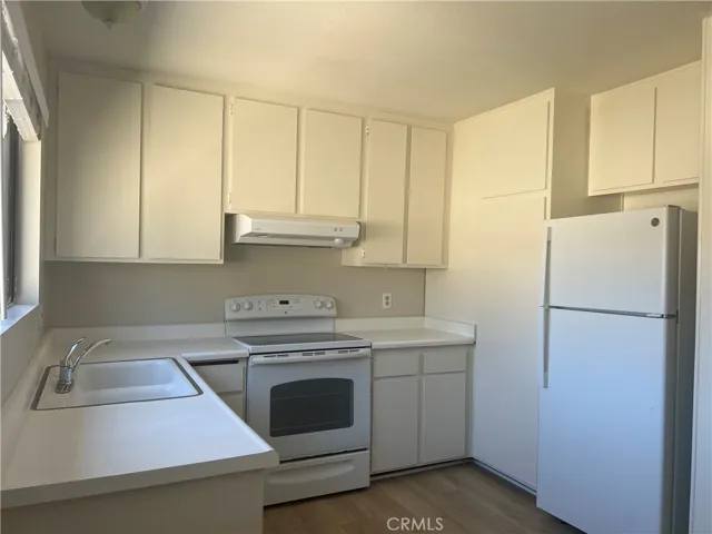 306 Streamwood, Irvine, California 92620