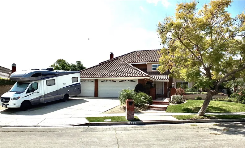 Room for RV on 3 car driveway
