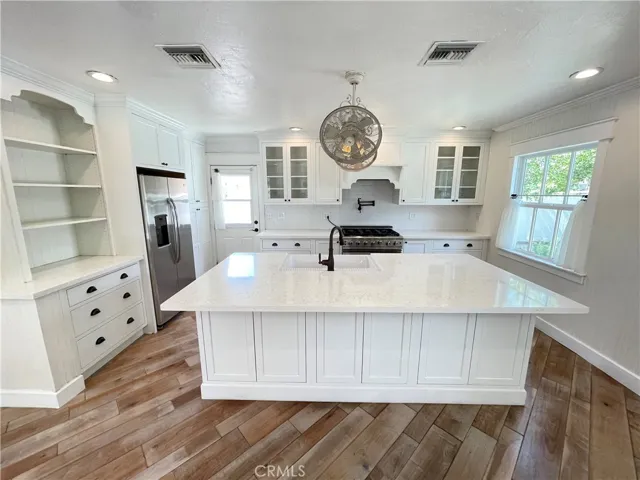 10868 Sunnyslope Drive, Riverside, California 92505