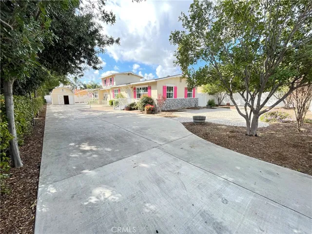 10868 Sunnyslope Drive, Riverside, California 92505