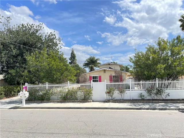 10868 Sunnyslope Drive, Riverside, California 92505