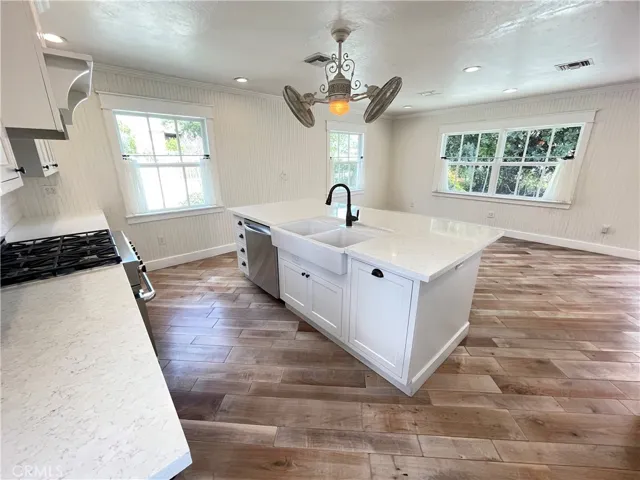 10868 Sunnyslope Drive, Riverside, California 92505