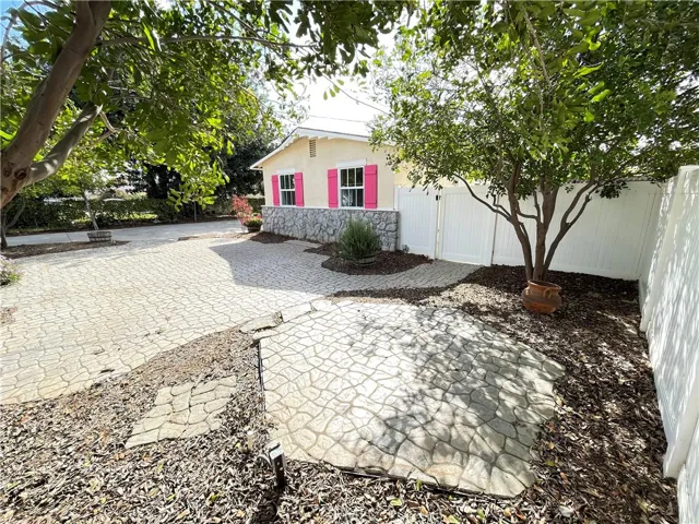 10868 Sunnyslope Drive, Riverside, California 92505