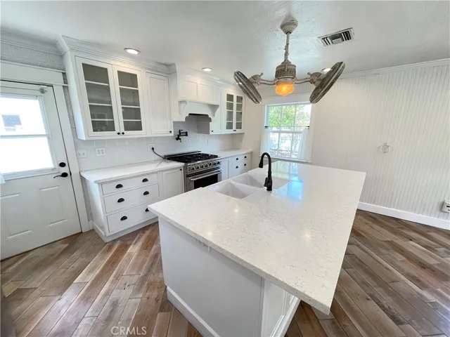 10868 Sunnyslope Drive, Riverside, California 92505