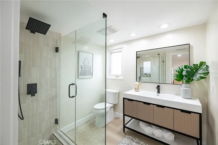 Hallway 3/4 bath