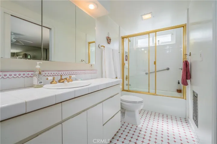 full master bathroom