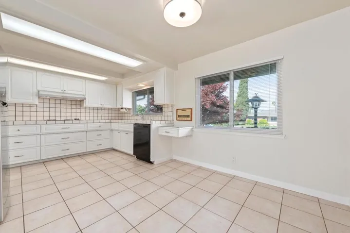 65606562 Crown Boulevard, San Jose, California 95120