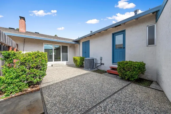65606562 Crown Boulevard, San Jose, California 95120