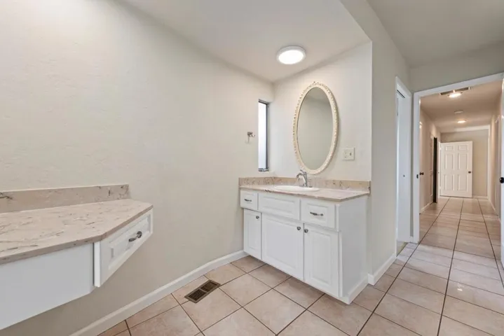 65606562 Crown Boulevard, San Jose, California 95120