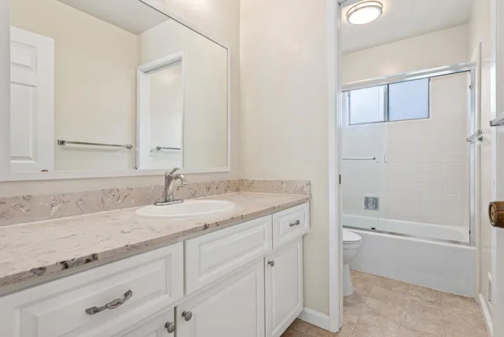 65606562 Crown Boulevard, San Jose, California 95120