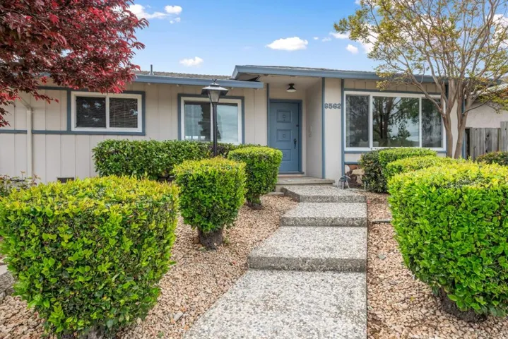 65606562 Crown Boulevard, San Jose, California 95120