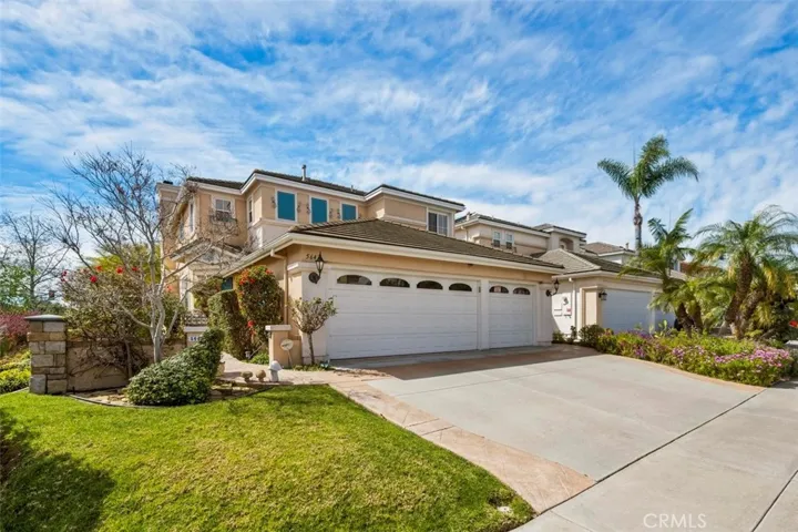 Welcome to 5643 Willowmere Lane.  Corner Lot.  West facing backyard.