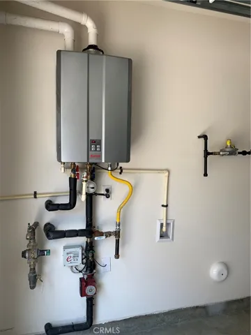 Tankless water heater