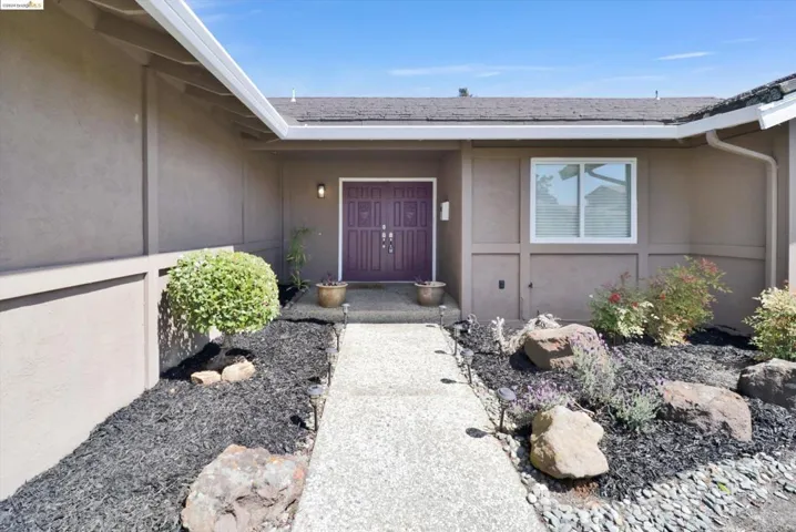 7960 Hansom Dr, Oakland, California 94605