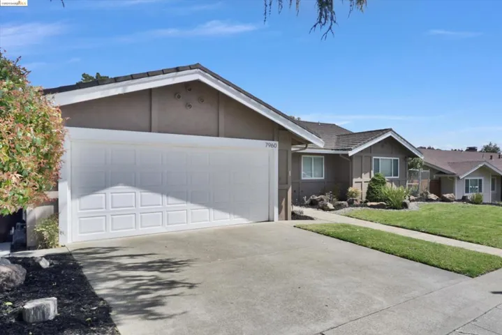 7960 Hansom Dr, Oakland, California 94605