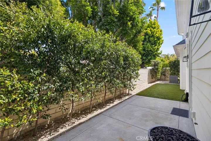 Second outdoor dining/ living space
