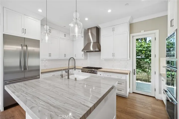 326 E 16th Street, Costa Mesa, California 92627