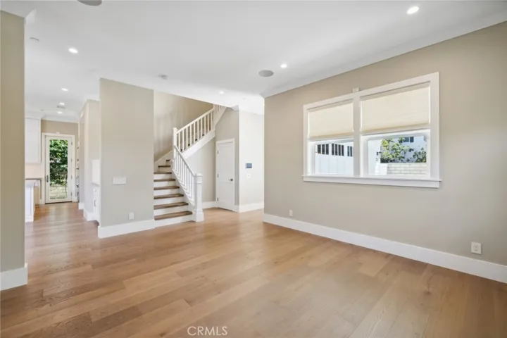 326 E 16th Street, Costa Mesa, California 92627