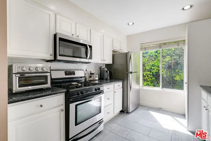 5315 Zelzah Avenue 1, Encino, California 91316