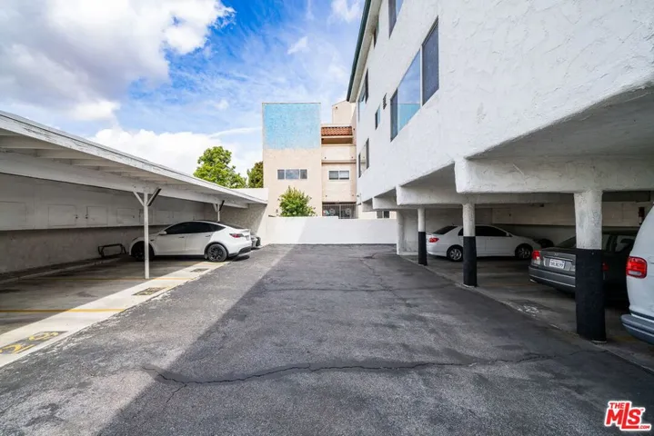 5315 Zelzah Avenue 1, Encino, California 91316