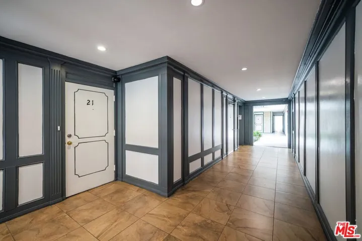 5315 Zelzah Avenue 1, Encino, California 91316