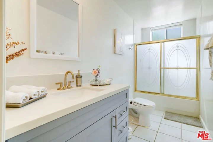 5315 Zelzah Avenue 1, Encino, California 91316