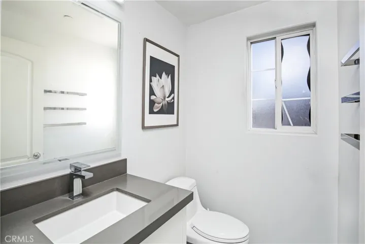 3526 Linden Avenue 6, Long Beach, California 90807
