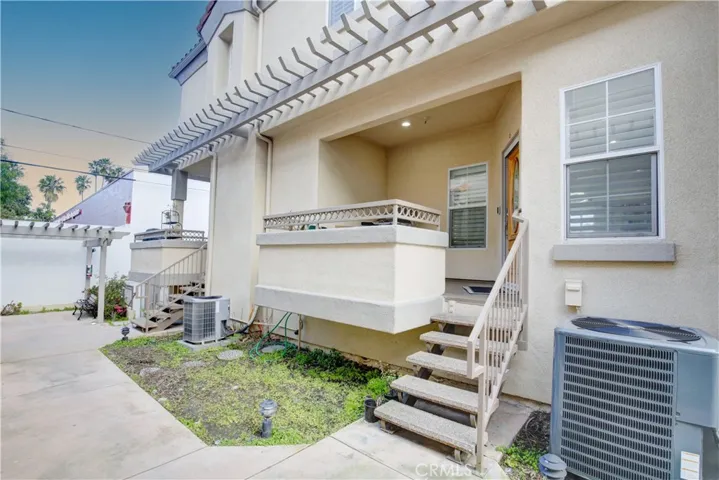 3526 Linden Avenue 6, Long Beach, California 90807