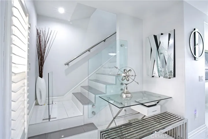 3526 Linden Avenue 6, Long Beach, California 90807