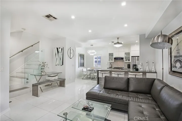 3526 Linden Avenue 6, Long Beach, California 90807