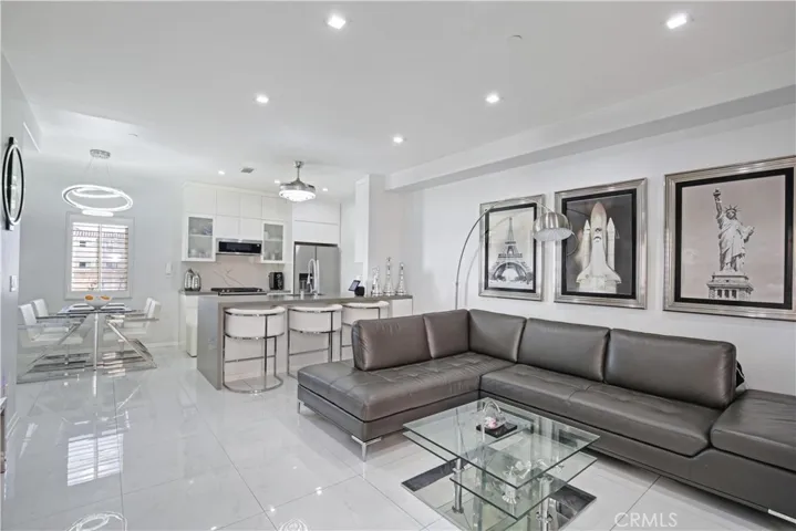3526 Linden Avenue 6, Long Beach, California 90807