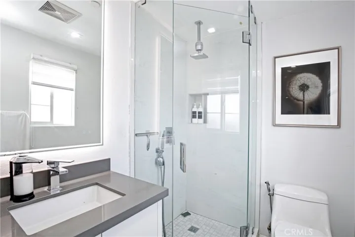 3526 Linden Avenue 6, Long Beach, California 90807
