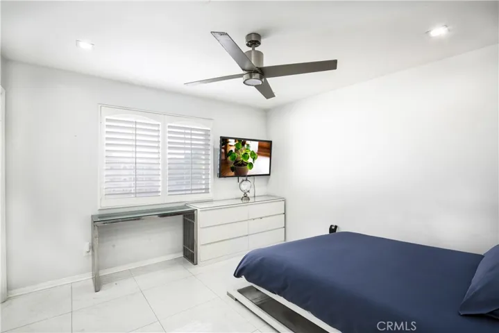 3526 Linden Avenue 6, Long Beach, California 90807