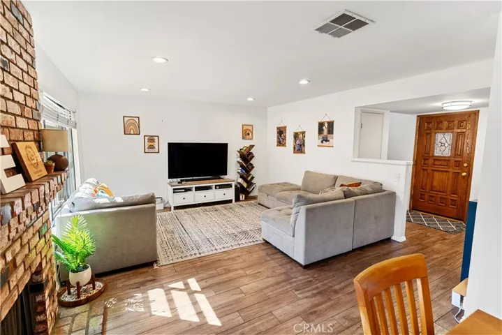 580 Black Walnut Way, La Habra, California 90631