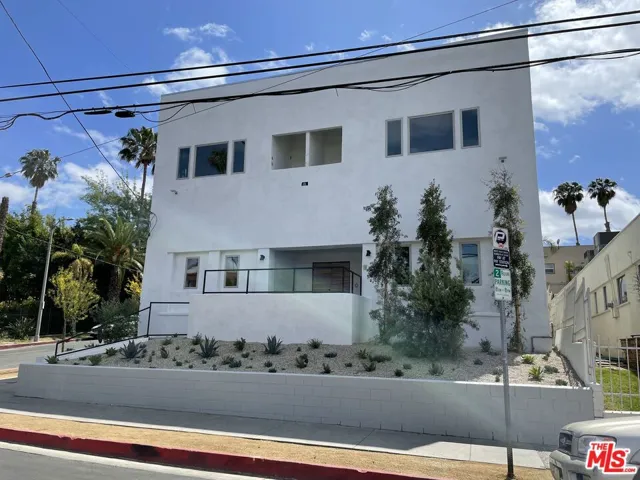 3700 W Sunset Boulevard 14, Los Angeles, California 90026